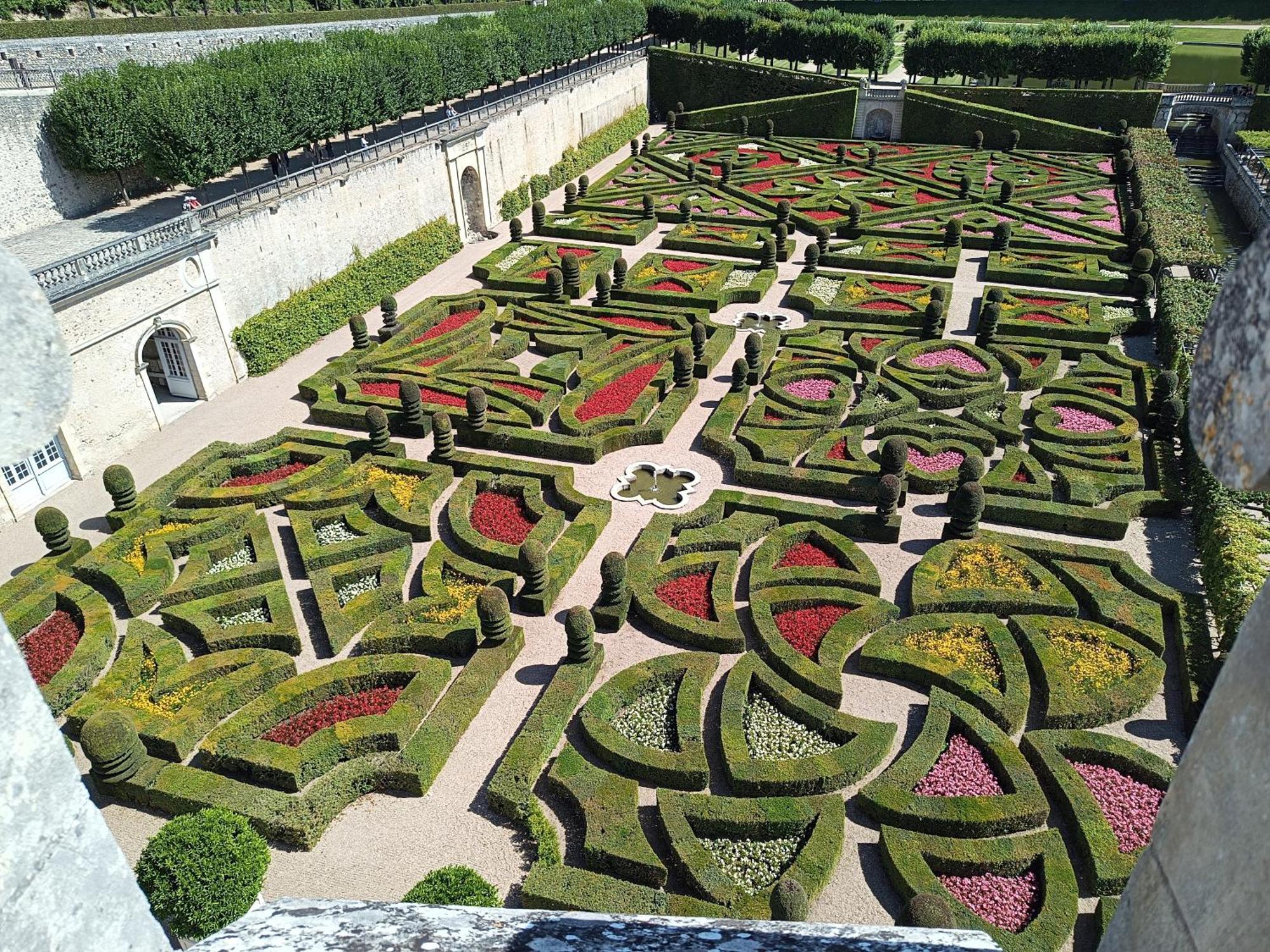 Une Maison, Un Jardin Berthenay Екстер'єр фото