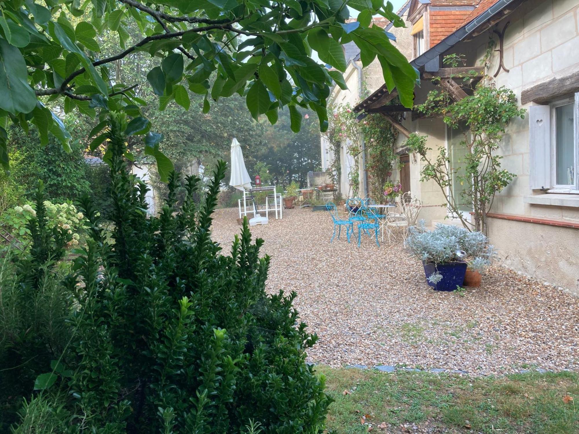 Une Maison, Un Jardin Berthenay Екстер'єр фото